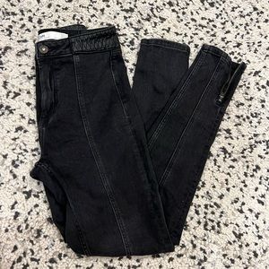 ZARA Denim Skinny Black Leggings with zippers and leather
EUR 34, USA 02
